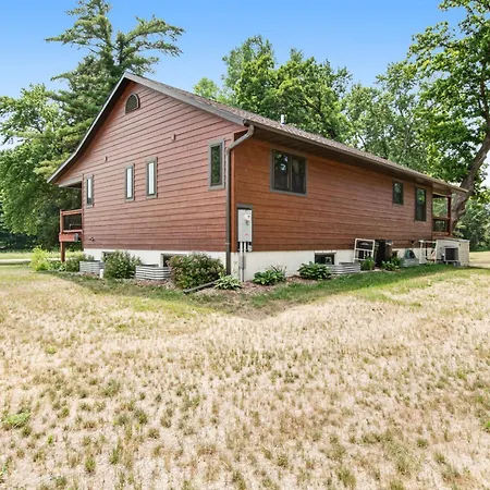 Villa Knotty Pine Escape